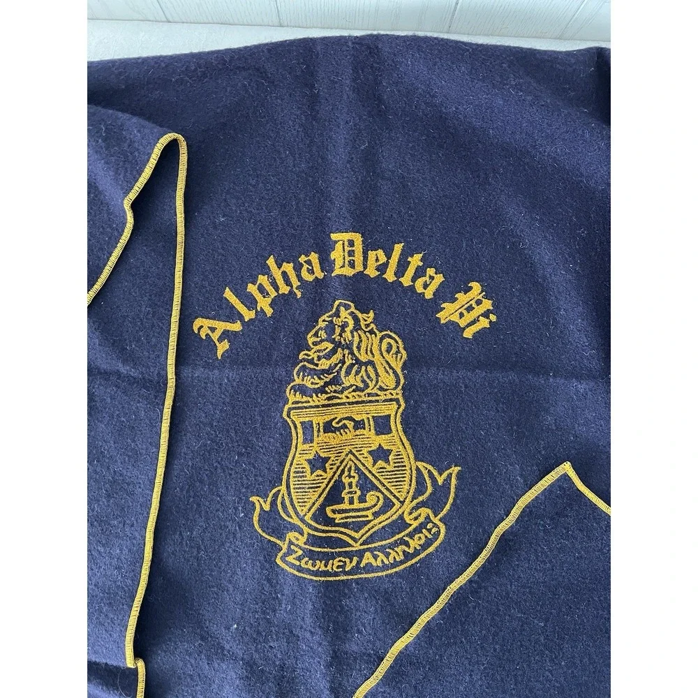 Vintage Alpha Delta Pi WOOL Throw.- Stadium Blanket 1960's Sorority Crest 42x60